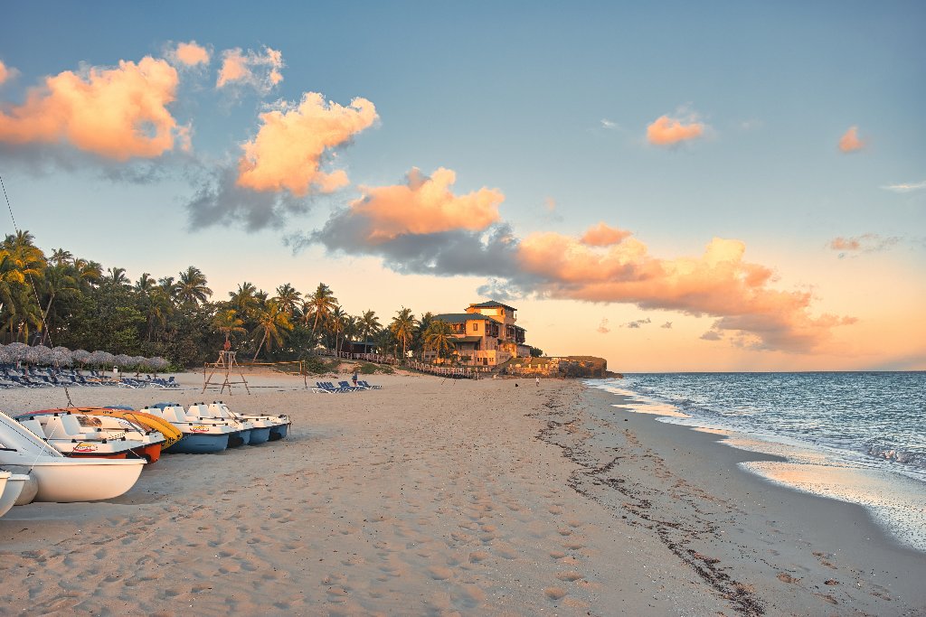 Cuba, Circuit printre peisaje tropicale si sejur la Varadero