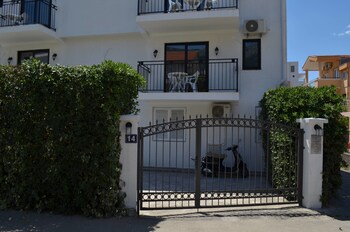 Casablanca Apartments